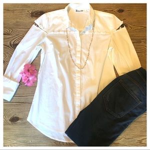 NY&C Transforming Cold Shoulder Button Top NWT